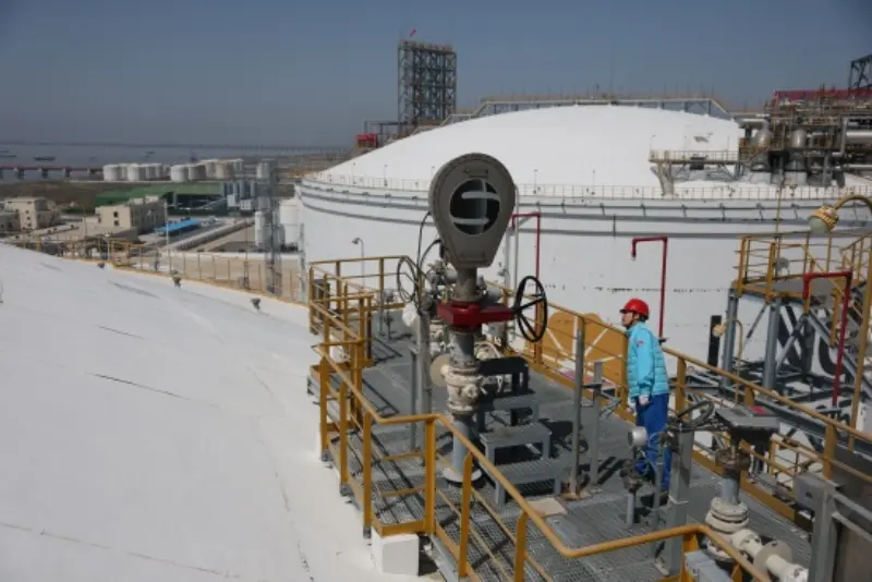 Il terminale di ricezione del GNL ha trasportato all'estero oltre 100 miliardi di metri cubi di gas naturale