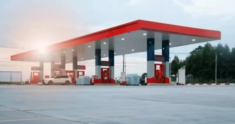 L’AIE avverte che le scorte europee di carburante per aerei potrebbero diventare critiche entro sei settimane